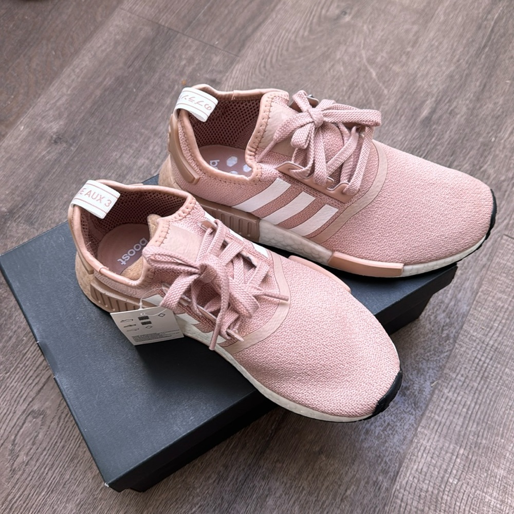 Gorgeous neutral Adidas sneakers